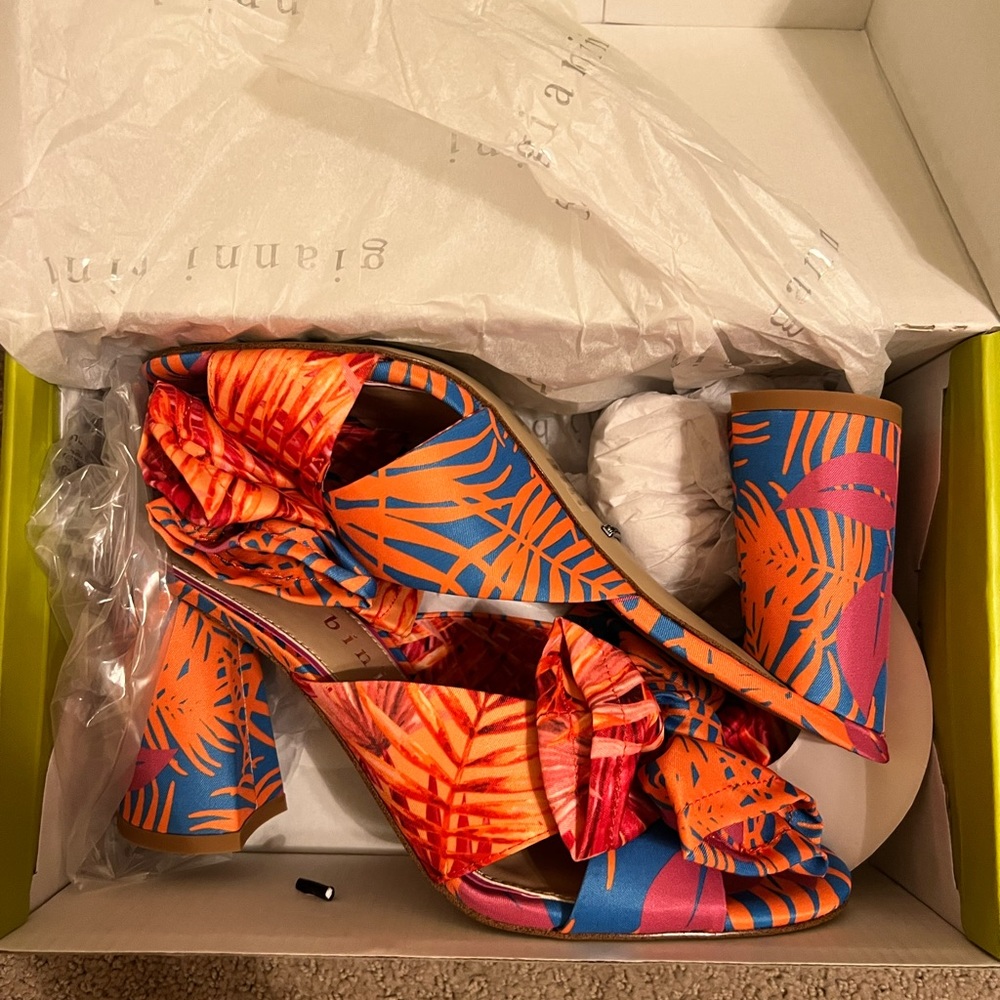 Gianni Bini Bow Heels